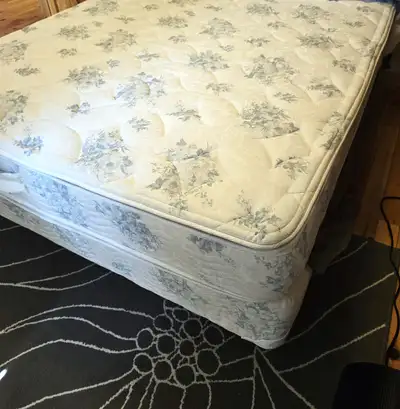 Perfect Shape Double Mattress & Matching boxspring, View more