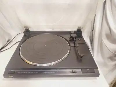 PLEASE READ AD DESCRIPTION for sale is a vintage jvc turntable model L-AX3B its missing the stylus....