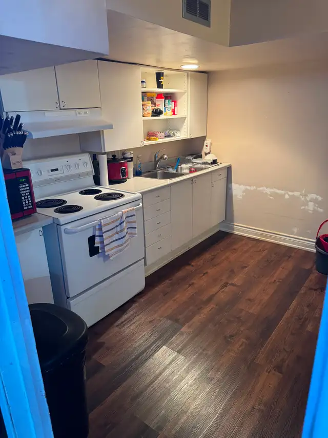 LEGAL Walk Out Basement In West Shore, Pickering! 2 BR/1 Bath! in Long Term Rentals in Oshawa / Durham Region - Image 10
