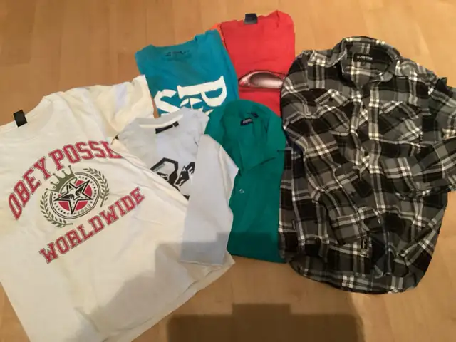 Manteau printemps ,chandails ,short, sandales in Skates & Blades in Granby - Image 4