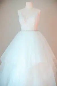 Robe de mariée féérique à vendre 300$