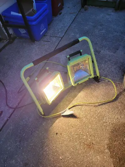 Heavy duty Construction lighting in excellent condition ., View more