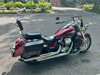 This 2009 Kawasaki Vulcan 900 Classic is in excellent condition and has been meticulously maintained...