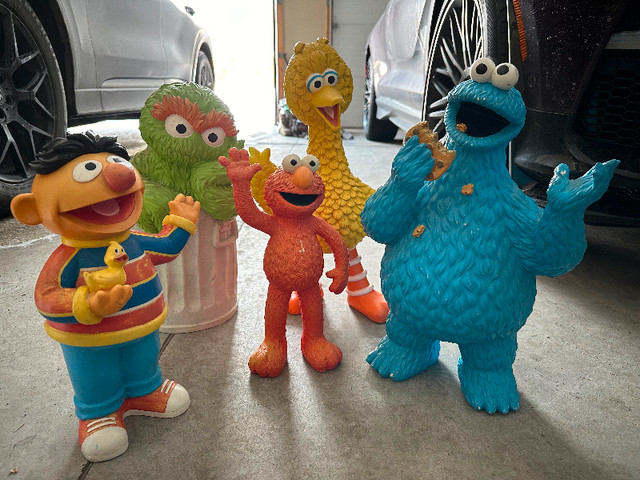 Sesame Street Figures in Toys & Games in Kitchener / Waterloo