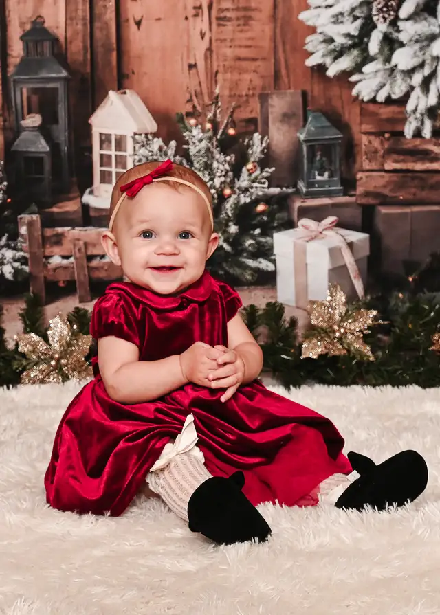 Holiday Photo Sessions in Photography & Video in Calgary - Image 7