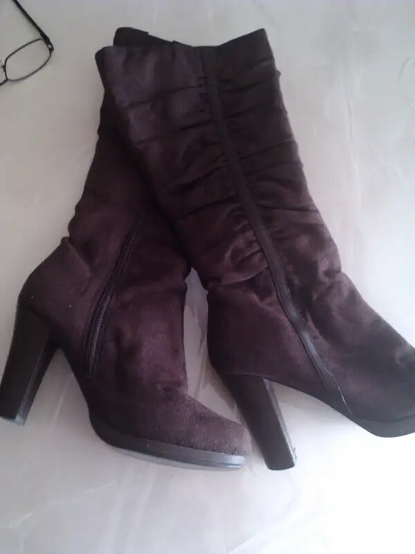 Women`s Leather Boots size 5.5 Le Chateau in Women's - Shoes in City of Toronto - Image 3