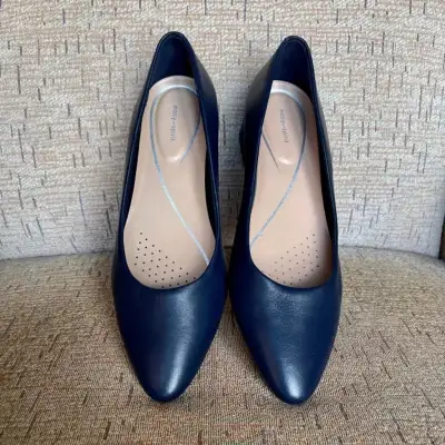 Chaussures ballerines plates en cuir pointure 8 1/2, View more