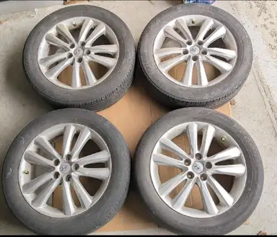 18" OEM Hyundai Mags with 225/55/18 Bridgestone Ecopia EP422 Summer Tires. Bolt pattern: 5x114.3 Cen...
