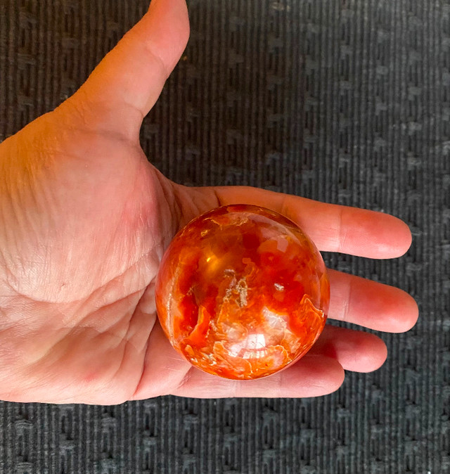 Carnelian mineral sphere in Arts & Collectibles in City of Toronto - Image 2