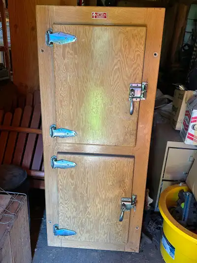 Beautifully preserved vintage 2-door commercial cold storage unit/walk-in cooler front panel. This i...