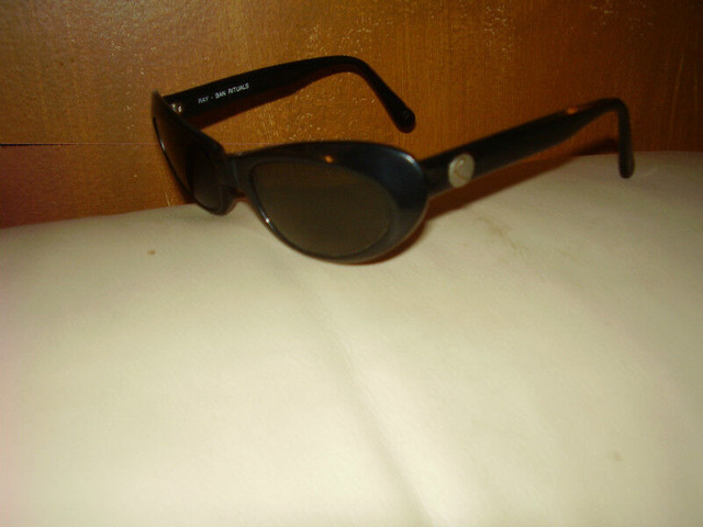 Ray Ban   Sunglasses Rituals W2522 B&L Vintage Rare Made USA in Arts & Collectibles in City of Toronto - Image 2