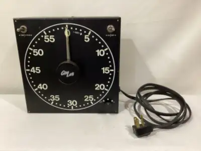 In preowned working condition with enlarger / safelight control. Minutes and seconds can be easily r...