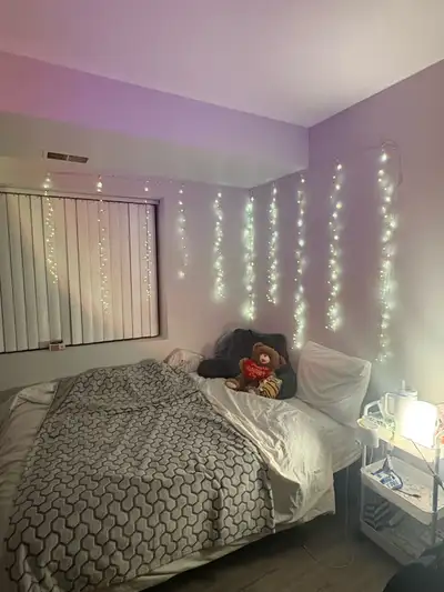 Looking for Winter 2026 Sublet (Jan to Apr) @ 345 King Street N: Rooms: 1 bedroom in 5 bedroom apart...