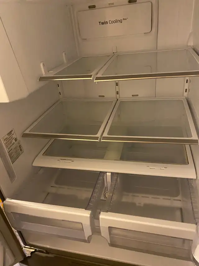 Fridge+-+Refrigerator in Refrigerators in City of Halifax - Image 7