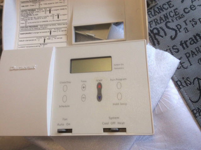 House thermostat   $8 in General Electronics in Oshawa / Durham Region - Image 2