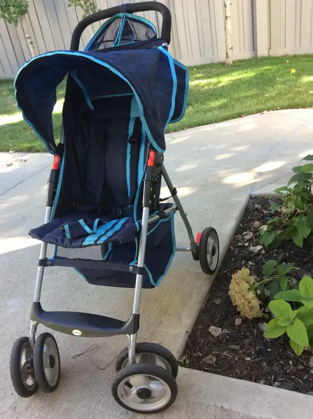 BABY STROLLER in Strollers, Carriers & Car Seats in Edmonton - Image 4