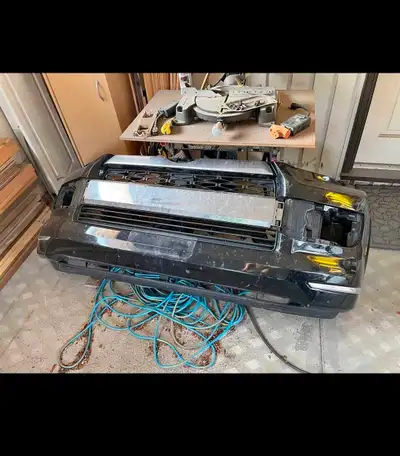 No damage, came off 2018 Limited 4Runner, comes with chrome light inserts