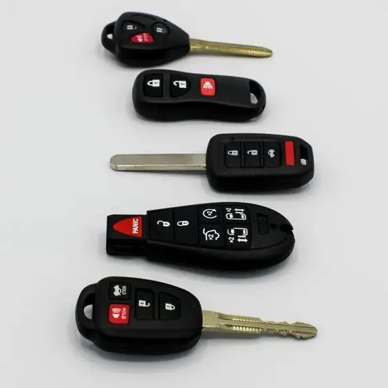 Car Locksmith Mississauga - Auto Fobs- Car key Programming in Other Parts & Accessories in Mississauga / Peel Region - Image 2