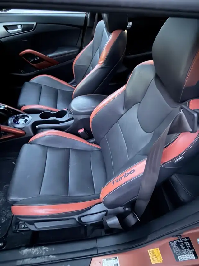 2016 Hyundai Veloster in Cars & Trucks in Saskatoon - Image 6