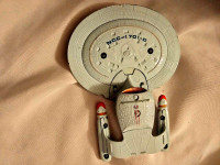Star Trek - Voyager/ USS Enterprise Model 