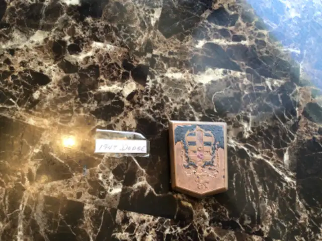 Ford Centre cap hubcap wheel cover/Dodge 1947 Emblem in Other Parts & Accessories in Edmonton - Image 3