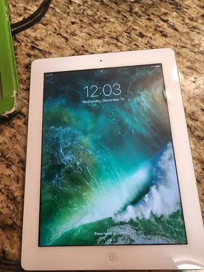 Apple iPad 4th Gen - 16GB / 9.7-Inch (MD513C/A), View more