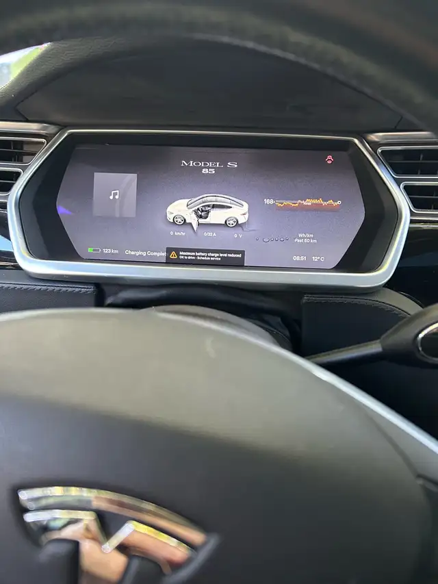 Tesla Model S 85 2013597331699828019205