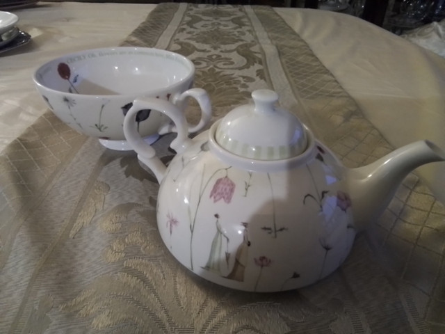 Portmeirion Teapot and Cup for One - Up The Garden Path  - New in Arts & Collectibles in City of Toronto - Image 2