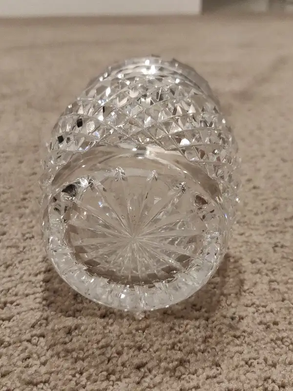 Heavy Glass Diamond Cut Mini Vase - 4-1/4" Tall in Arts & Collectibles in Calgary - Image 8