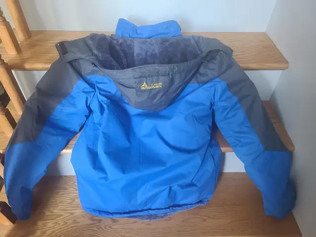 Large men's winter jacket. No wear in Men's in Cole Harbour - Image 2
