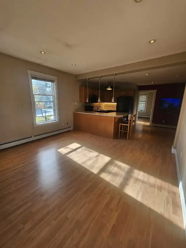 2 Bedroom Apt - SEPT 1ST! 1016 Barrington Street in Long Term Rentals in City of Halifax - Image 5