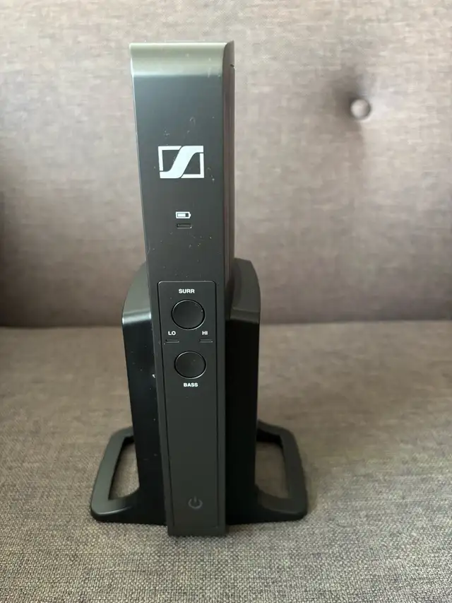 Sennheiser RS175 wireless  headphone system in Headphones in City of Toronto - Image 3