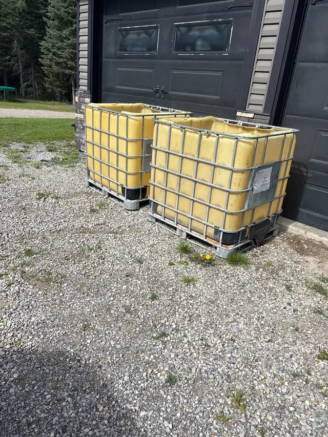 1000l totes in Other in Red Deer - Image 2