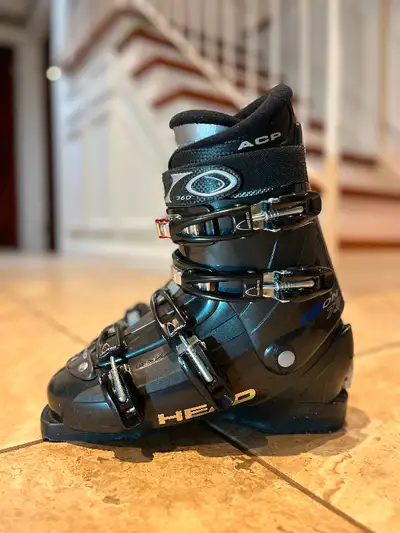 --If you're reading this, the item is still available! I remove ads once items are sold. Head Ski Bo...