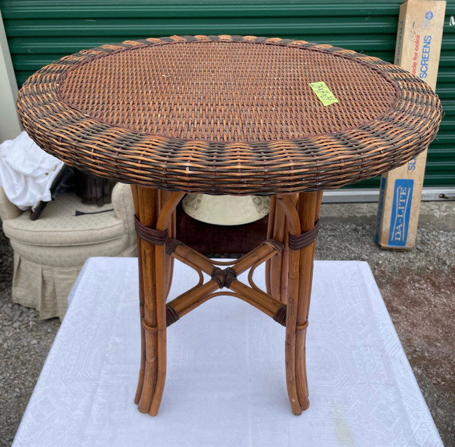 Vintage Wicker Table in Very Good Condition in Other Tables in Hamilton