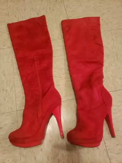 Bottes chic neuf taille 6 à vendre