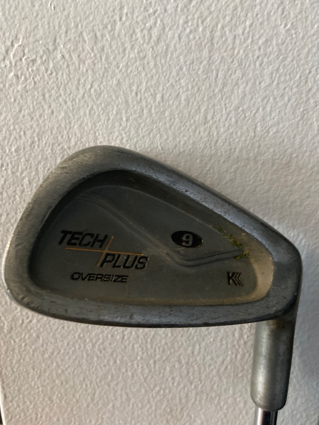 Mens right handed oversized 9 iron in Golf in London