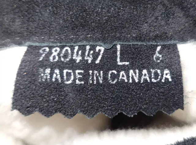 Womens Laurentian Chief Mukluks / Coach Shearling hiker Boots in Women's - Shoes in Red Deer - Image 6