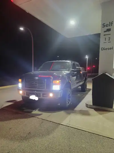 For Sale No trades 2009 F350 Super Duty Lariat 6.4L Diesel 4x4 lock in hubs Leather 8' box Ac works...