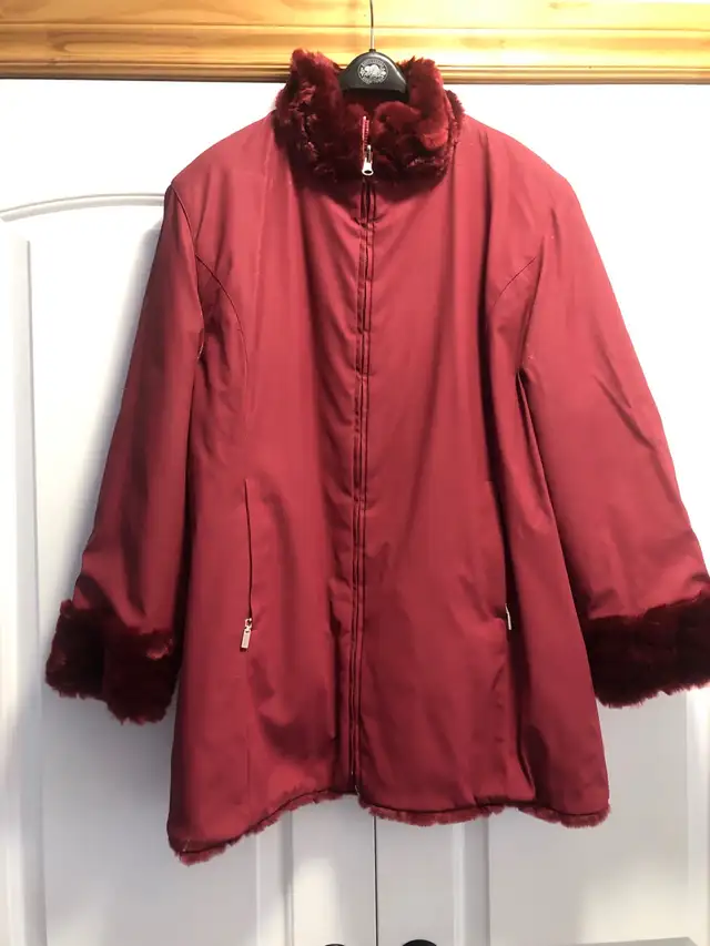 Coat womans in Women's - Tops & Outerwear in St. Catharines - Image 5