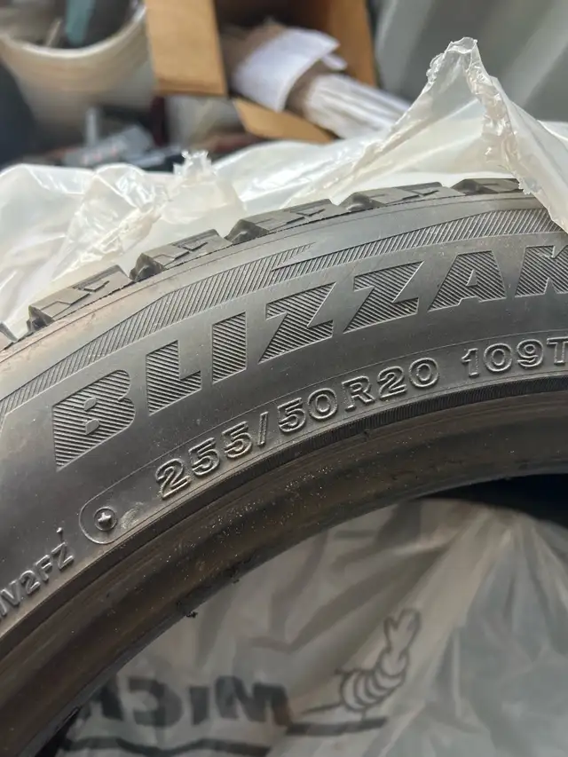 Bridgestone Blizzak 255/50R20 in Tires & Rims in Muskoka - Image 2