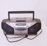 Sanyo Portable Boombox Radio and Cassette Player