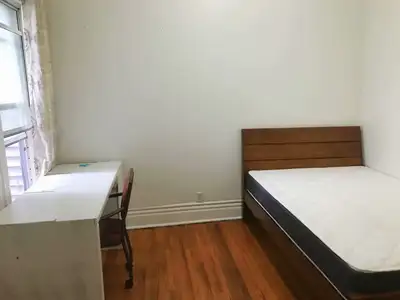 Cozy Room for Rent – Near OCAD & U of T | $1,200/month all-inclusive Location Perks: · 15 min walk t...