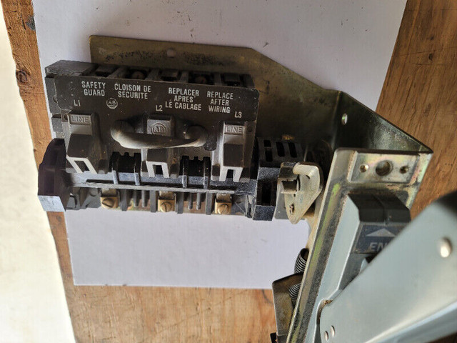 ALLEN BRADLEY 1494F-NR30 UNFUSED DISCONNECT SWITCH in Other Business & Industrial in Leamington - Image 3