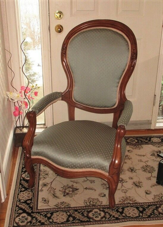 Antique Oak Chair SOLD Please see my other ads in Home Décor & Accents in Kingston - Image 3