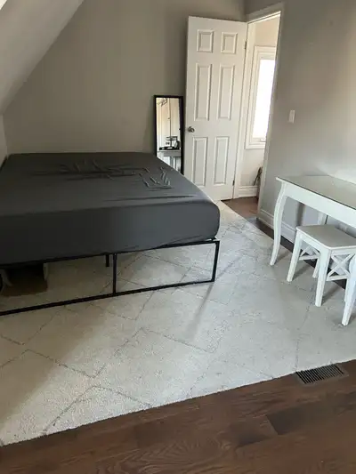 convenient transportation, clean and tidy rooms, 2 minutes to dufferin mall and park, bus station an...