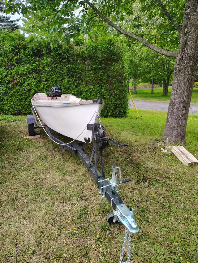 Chaloupe Verchère 16 pieds et Mercury 9,9 in Other in Lévis - Image 2