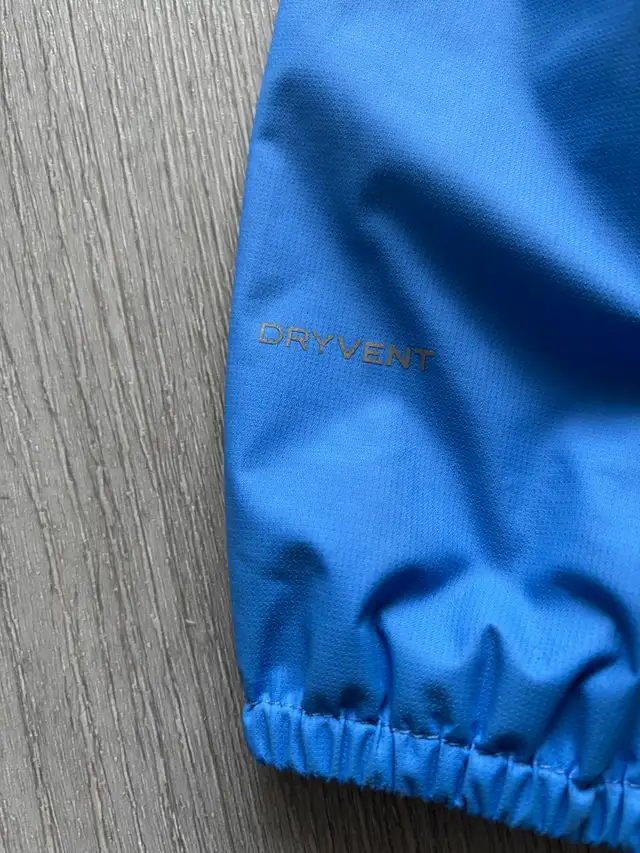 Girls Northface rain jacket  in Kids & Youth in Calgary - Image 6