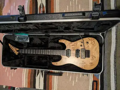 Up for sale / trade / trade plus cash This is a minty 2018 Jackson Soloist in drop dead gorgeous nat...