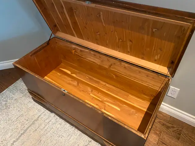 Waterfall Chest Solid Wood63005667532419122
